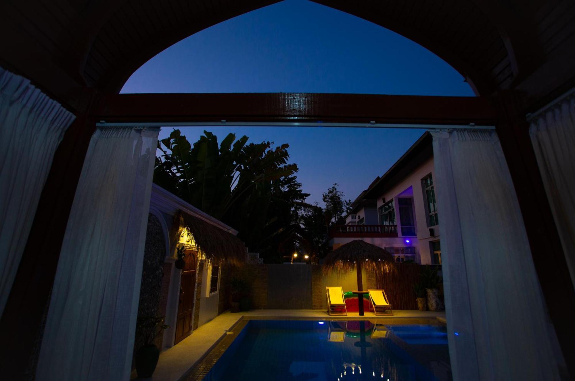 Nagawari Art Maldives Pattaya Villa Na Chom Thian Exterior photo